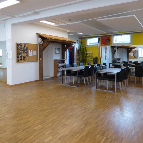 Saal-NW-Tische